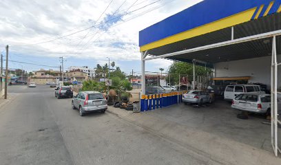 Llantera Monroy (René Arturo Monroy Sánchez)