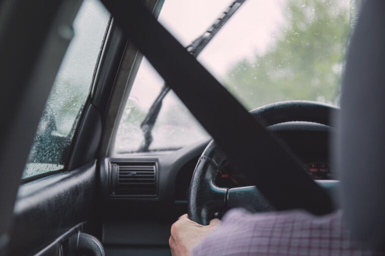 Consejos para Viajar Seguro en Carretera Durante Temporada de Lluvias